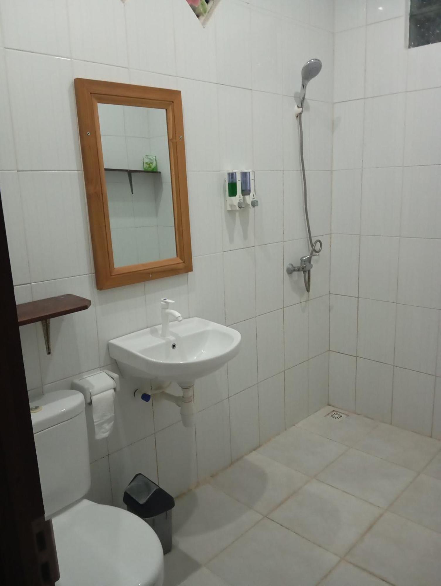 Belong Home Stay Lembongan Esterno foto